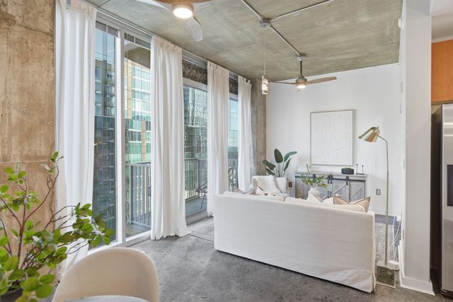 301 Demonbreun St Unit 1418, Nashville, TN 37201