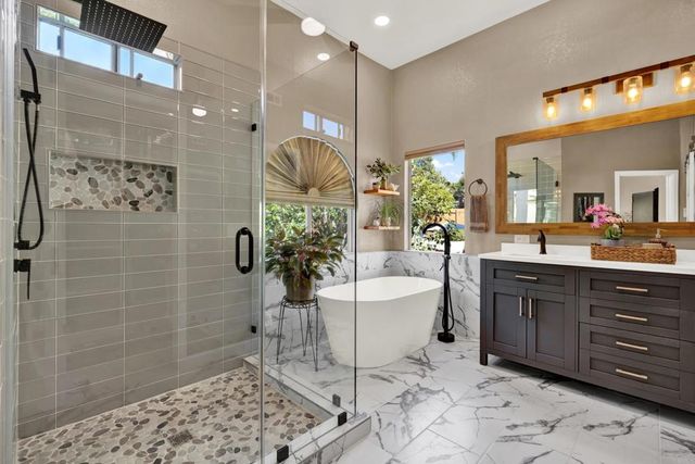 5071 Nighthawk Way, Oceanside, CA 92056