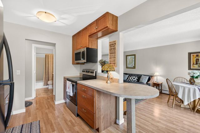 240 Wentworth Avenue W 306, West Saint Paul, MN 55118