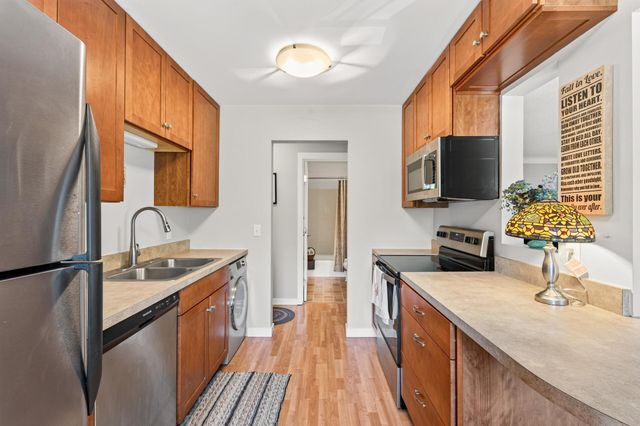 240 Wentworth Avenue W 306, West Saint Paul, MN 55118