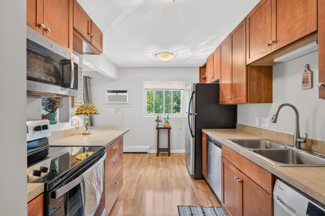 240 Wentworth Avenue W 306, West Saint Paul, MN 55118