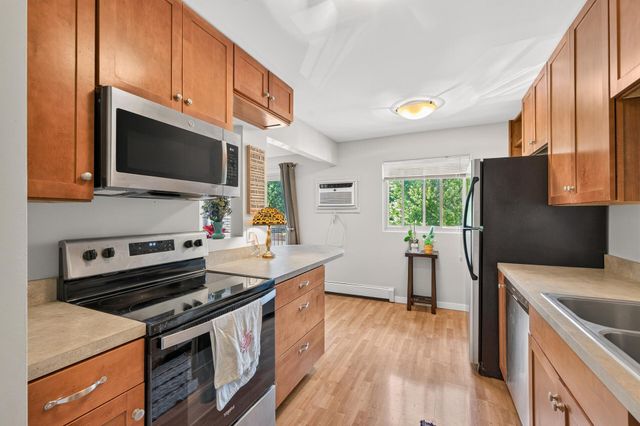 240 Wentworth Avenue W 306, West Saint Paul, MN 55118