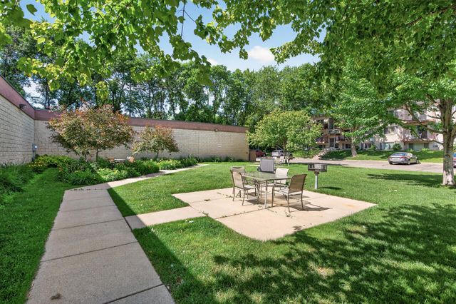 240 Wentworth Avenue W 306, West Saint Paul, MN 55118