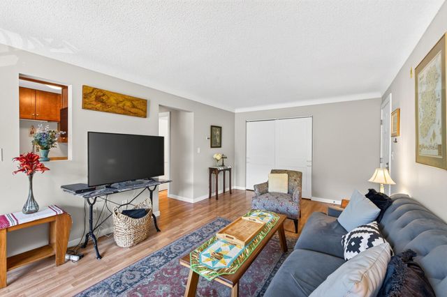 240 Wentworth Avenue W 306, West Saint Paul, MN 55118