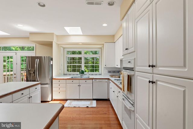 2415 BRIGHTON PL, Jeffersonton, VA 22724