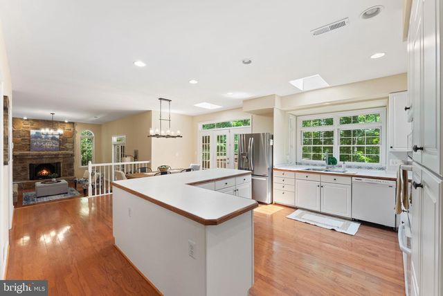 2415 BRIGHTON PL, Jeffersonton, VA 22724