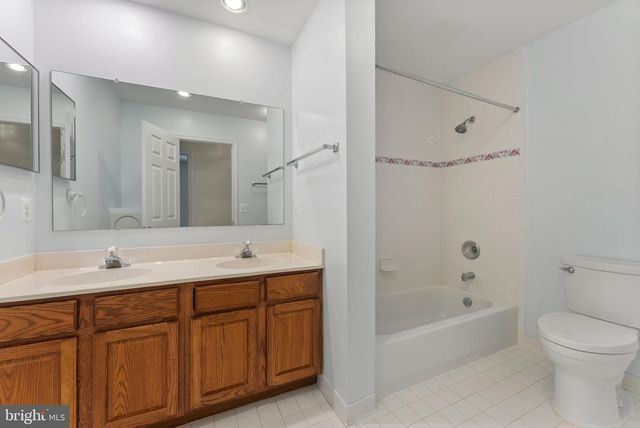 2415 BRIGHTON PL, Jeffersonton, VA 22724