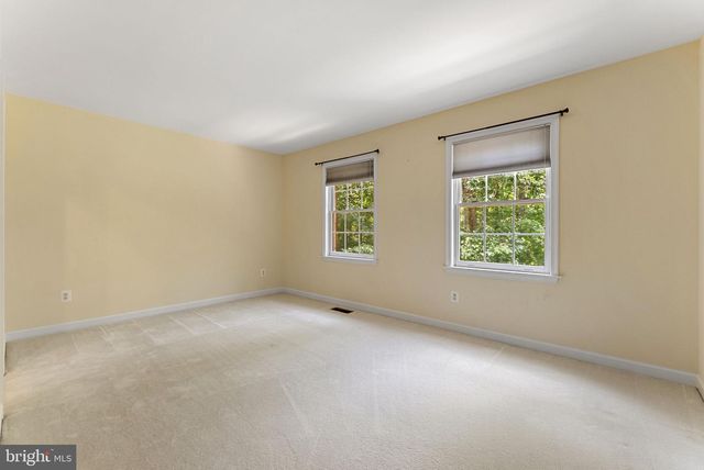 2415 BRIGHTON PL, Jeffersonton, VA 22724