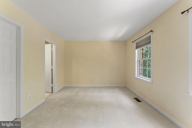 2415 BRIGHTON PL, Jeffersonton, VA 22724
