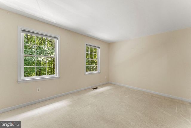 2415 BRIGHTON PL, Jeffersonton, VA 22724