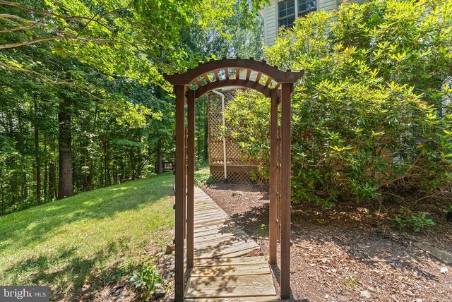 2415 BRIGHTON PL, Jeffersonton, VA 22724