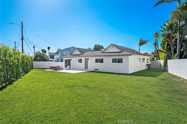 9202 Aloha Drive, Huntington Beach, CA 92646