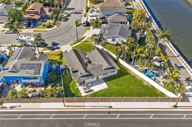9202 Aloha Drive, Huntington Beach, CA 92646