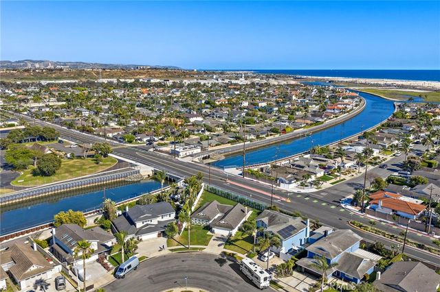 9202 Aloha Drive, Huntington Beach, CA 92646