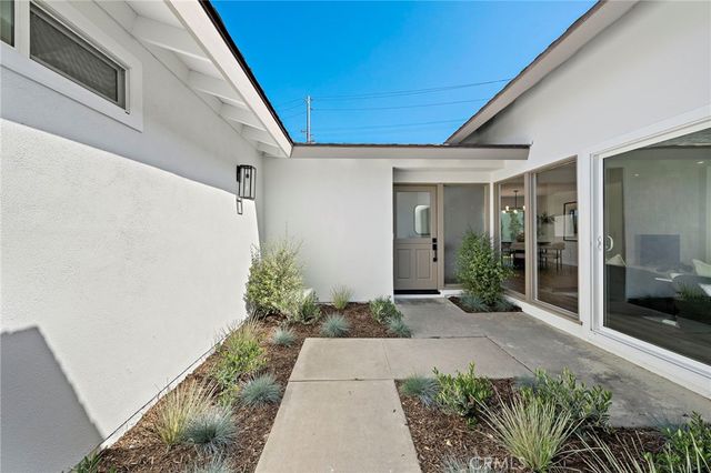 9202 Aloha Drive, Huntington Beach, CA 92646