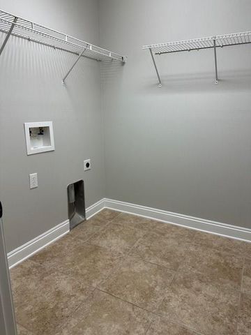 8905 Spring Grove N, Mobile, AL 36695