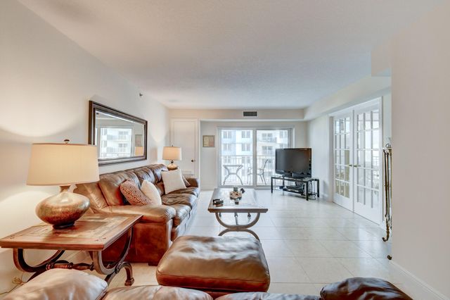 3221 S Ocean Boulevard 704, Highland Beach, FL 33487