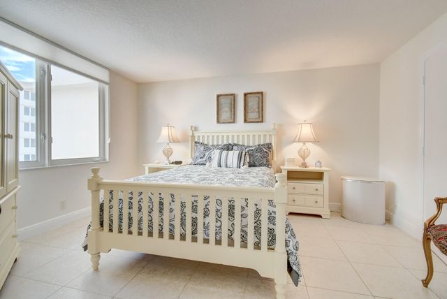 3221 S Ocean Boulevard 704, Highland Beach, FL 33487