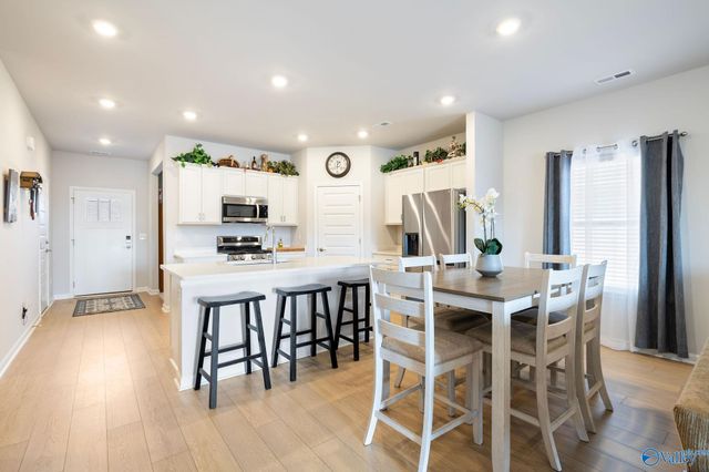 25251 Evanford Drive, Athens, AL 35613