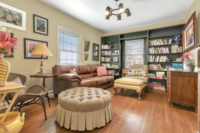 110 Monroe Street, Newburgh, IN 47630