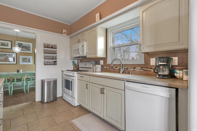 110 Monroe Street, Newburgh, IN 47630