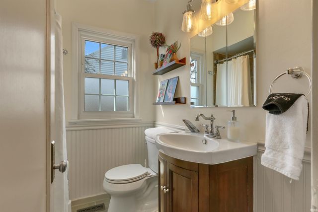 110 Monroe Street, Newburgh, IN 47630