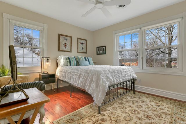 110 Monroe Street, Newburgh, IN 47630