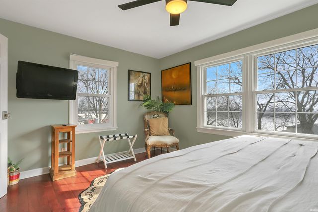 110 Monroe Street, Newburgh, IN 47630