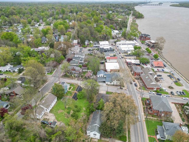 110 Monroe Street, Newburgh, IN 47630