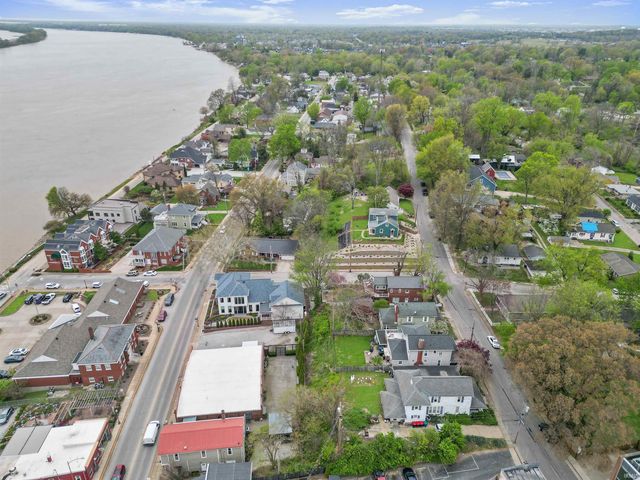 110 Monroe Street, Newburgh, IN 47630