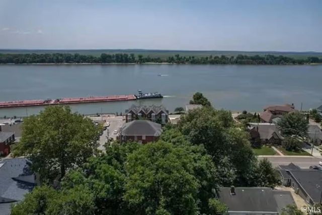 110 Monroe Street, Newburgh, IN 47630