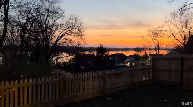 110 Monroe Street, Newburgh, IN 47630