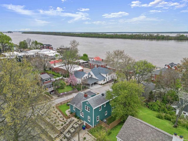 110 Monroe Street, Newburgh, IN 47630