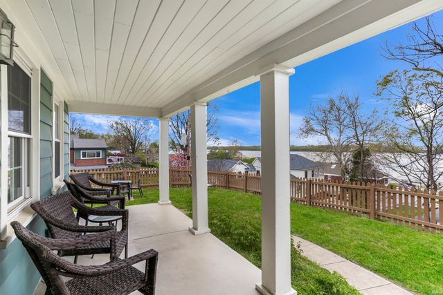 110 Monroe Street, Newburgh, IN 47630