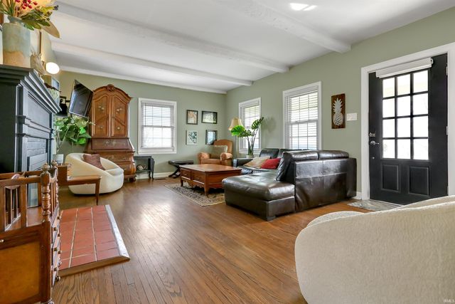 110 Monroe Street, Newburgh, IN 47630