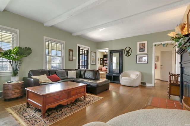 110 Monroe Street, Newburgh, IN 47630