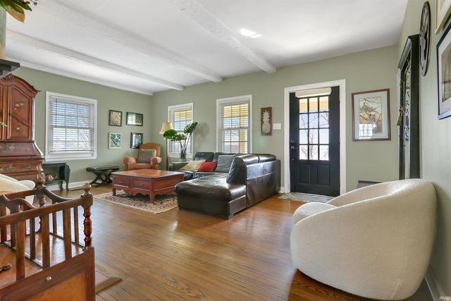 110 Monroe Street, Newburgh, IN 47630