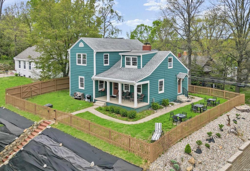 110 Monroe Street, Newburgh, IN 47630