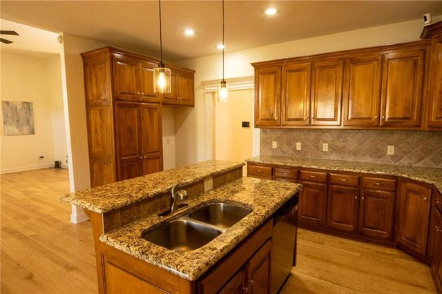 3804 Kingston Court, St Joseph, MO 64506