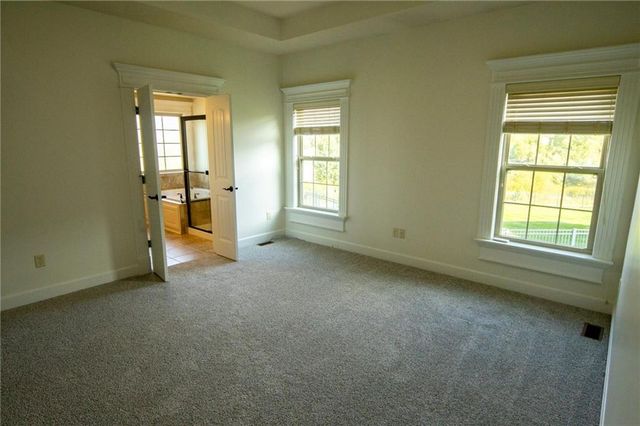 3804 Kingston Court, St Joseph, MO 64506