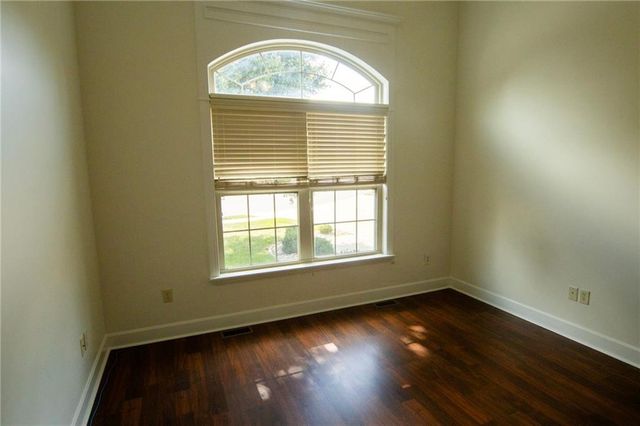 3804 Kingston Court, St Joseph, MO 64506