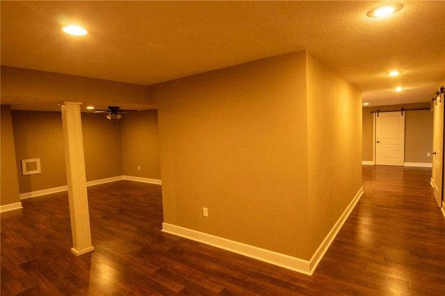 3804 Kingston Court, St Joseph, MO 64506