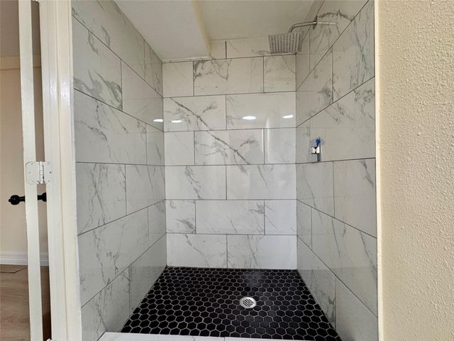 27 Norwood Street, Houston, TX 77011