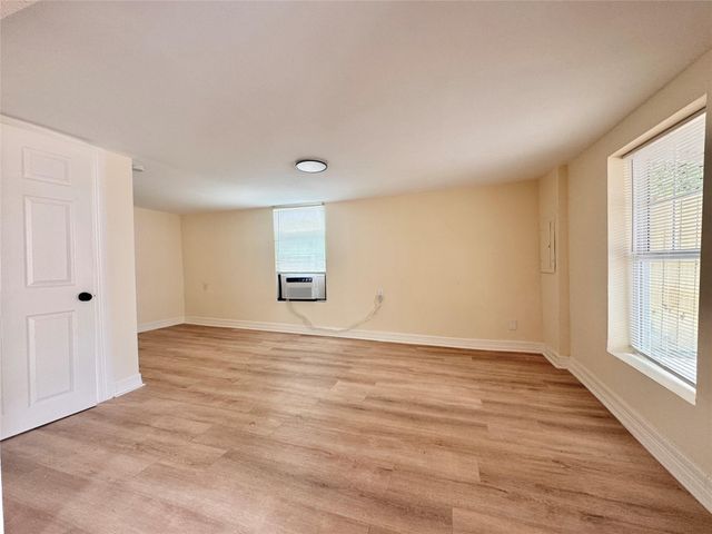 27 Norwood Street, Houston, TX 77011