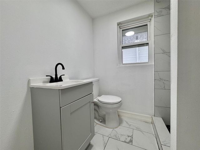 27 Norwood Street, Houston, TX 77011