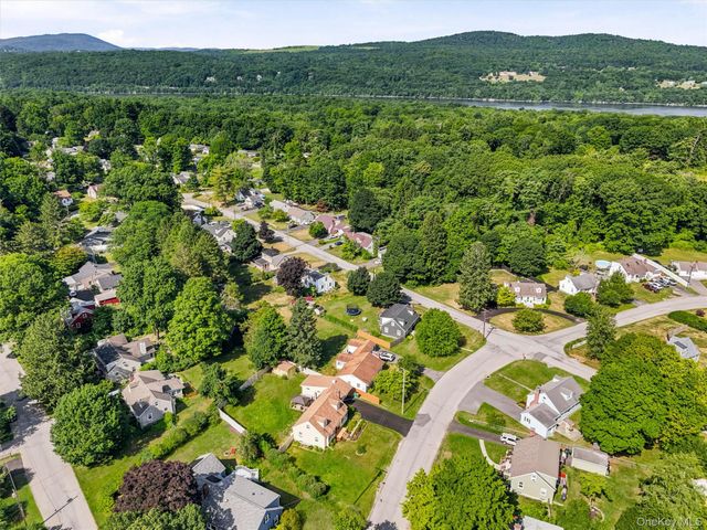 13 Calmer Place, Hyde Park, NY 12538