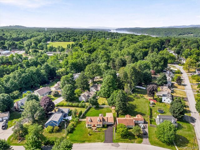 13 Calmer Place, Hyde Park, NY 12538