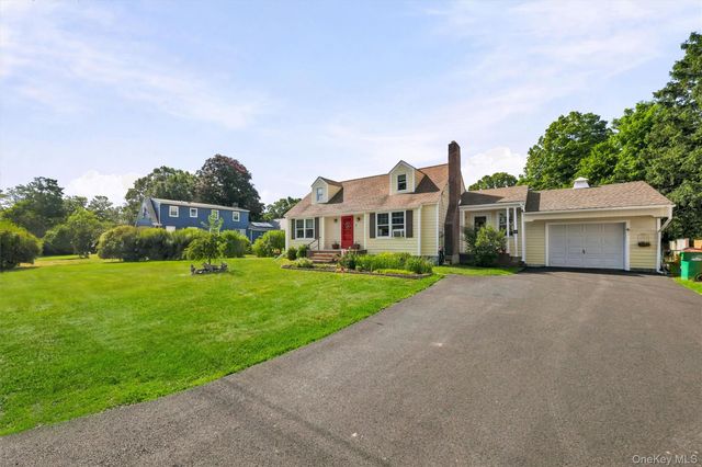 13 Calmer Place, Hyde Park, NY 12538
