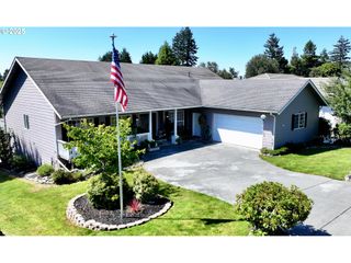 861 JODEE Ln, Brookings, OR 97415