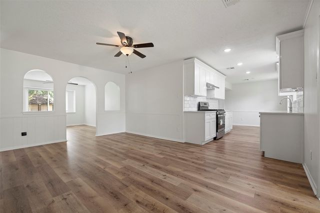 10642 Mayfield Road, Houston, TX 77043